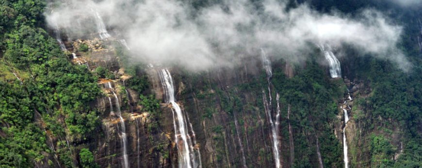 Meghalaya Couple: A Symbol of Love, Culture, and Harmony in the Abode of Clouds